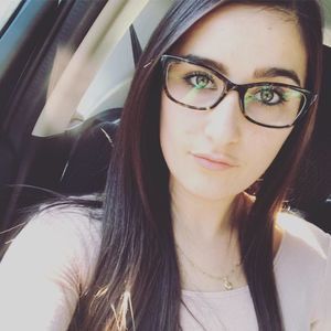 Meet your Posher, Hillary